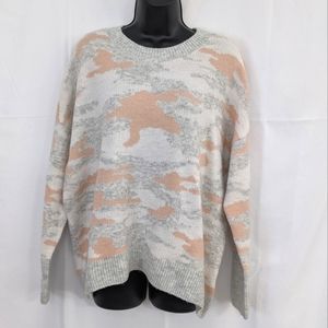 Vince camuto camo 3/4 sleeve sweater